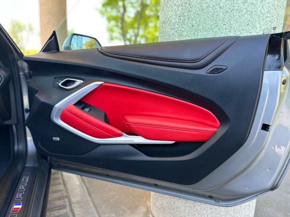 2024 Chevrolet Camaro 2