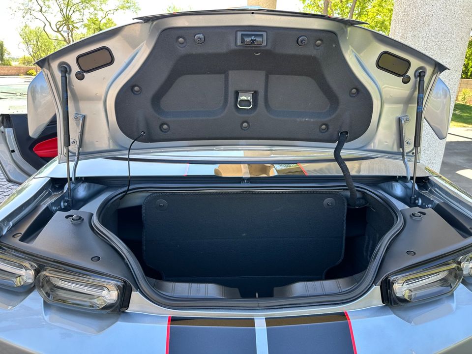 2024 Chevrolet Camaro 2