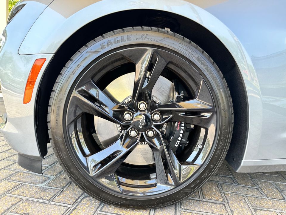 2024 Chevrolet Camaro 2