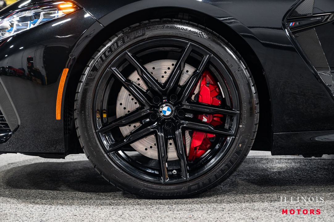 2023 BMW M8