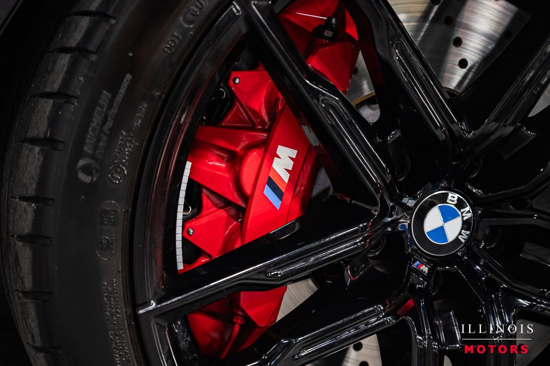 2023 BMW M8