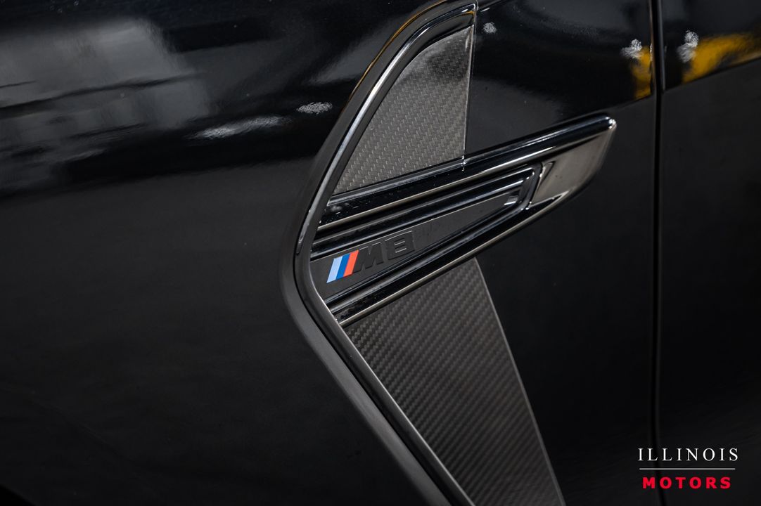 2023 BMW M8