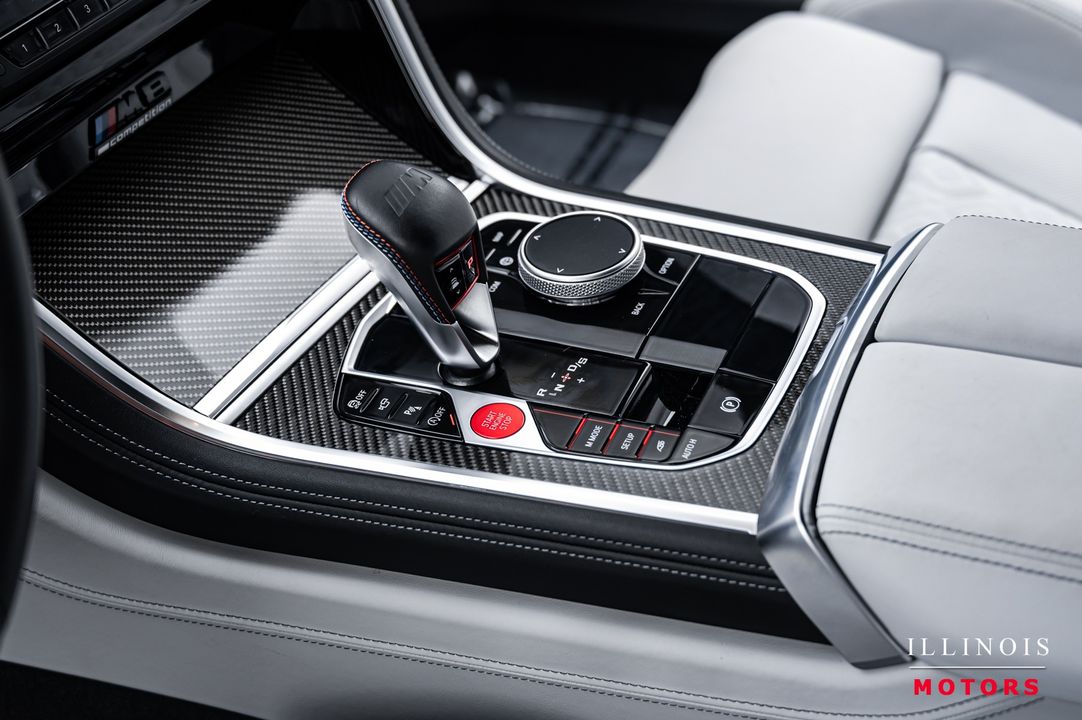 2023 BMW M8