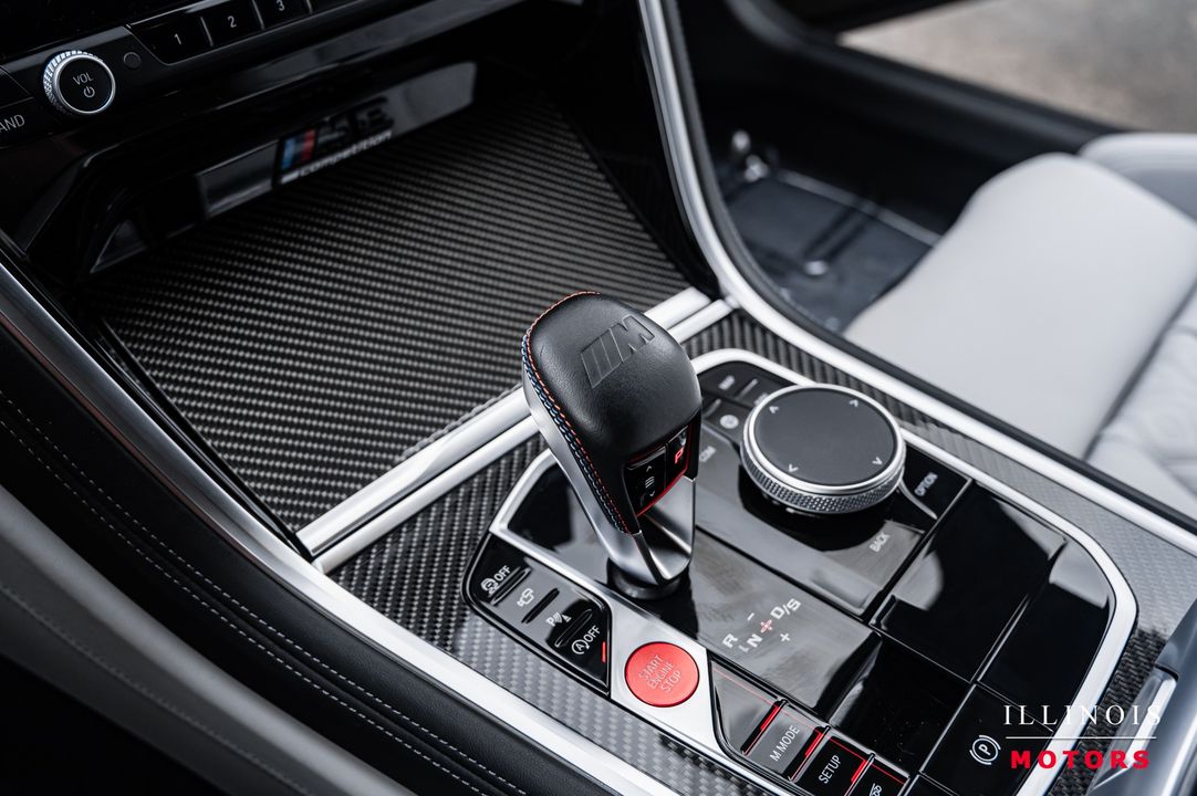 2023 BMW M8