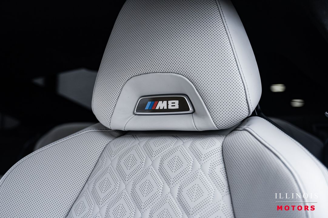2023 BMW M8