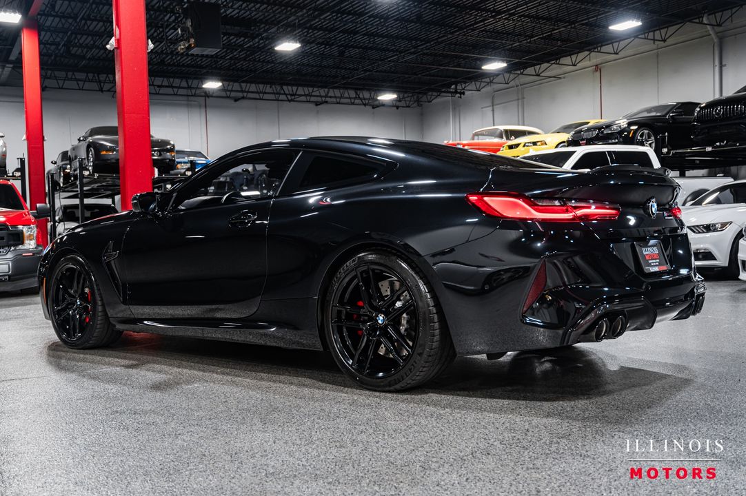 2023 BMW M8