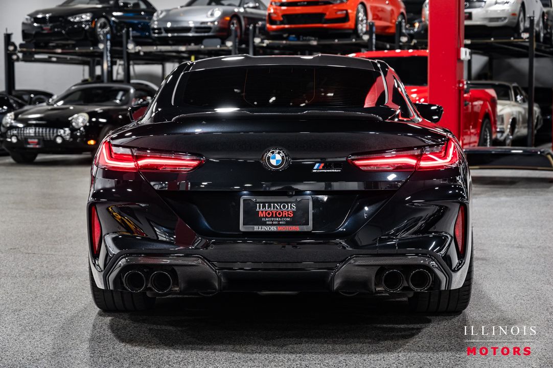 2023 BMW M8