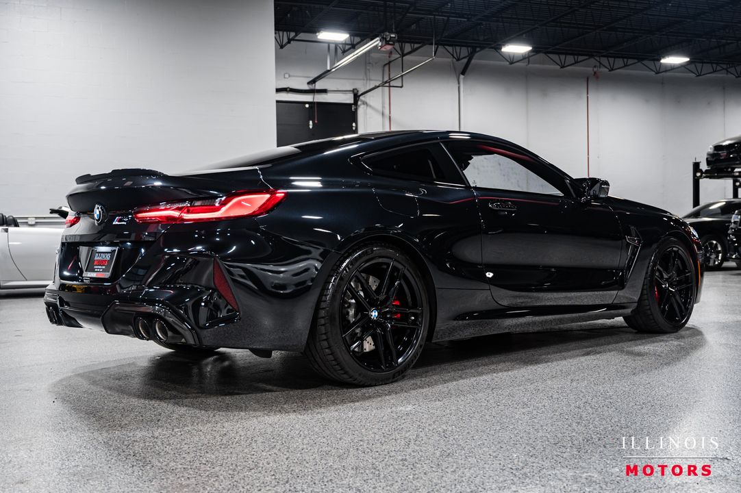 2023 BMW M8