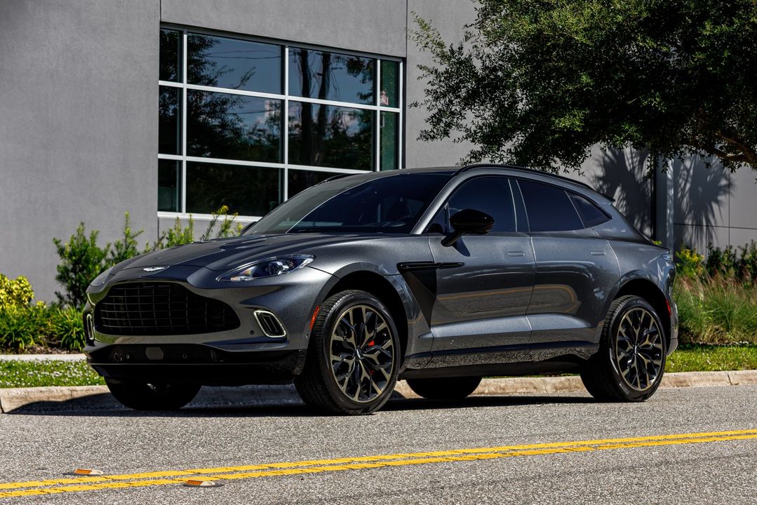 2021 Aston Martin DBX