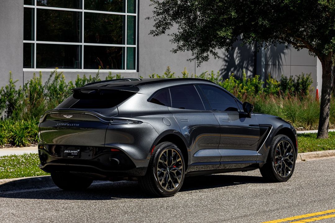 2021 Aston Martin DBX