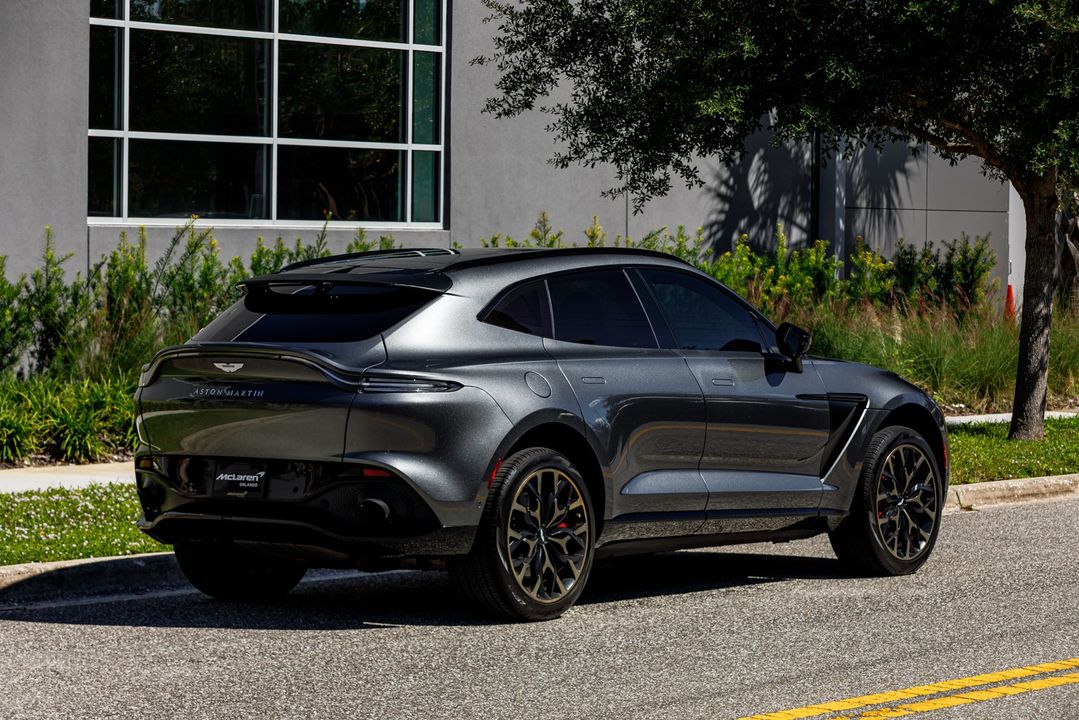 2021 Aston Martin DBX