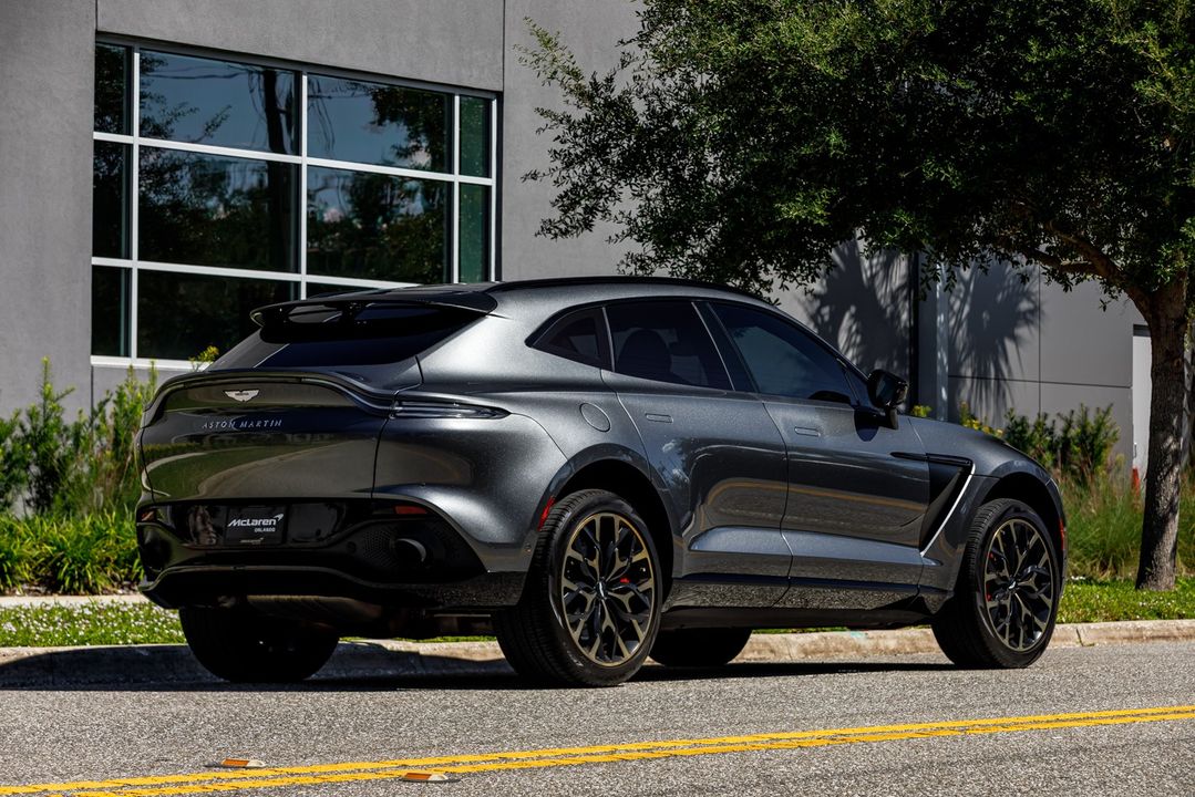 2021 Aston Martin DBX