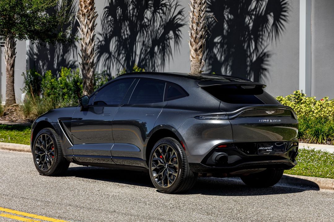 2021 Aston Martin DBX