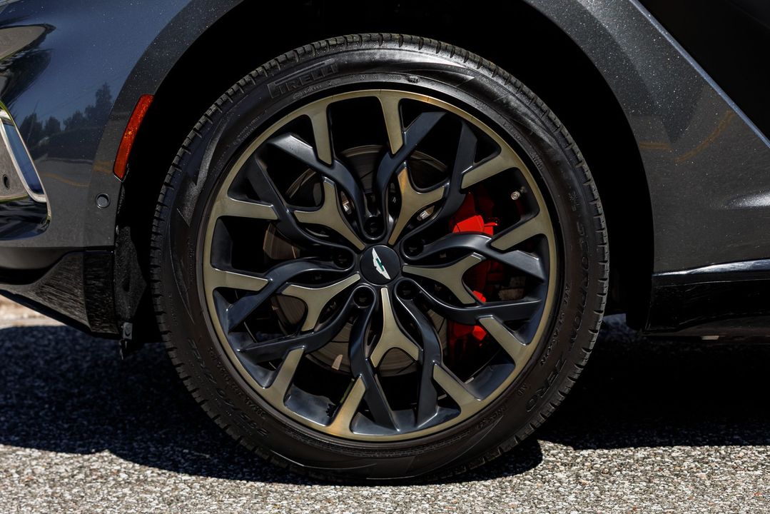 2021 Aston Martin DBX
