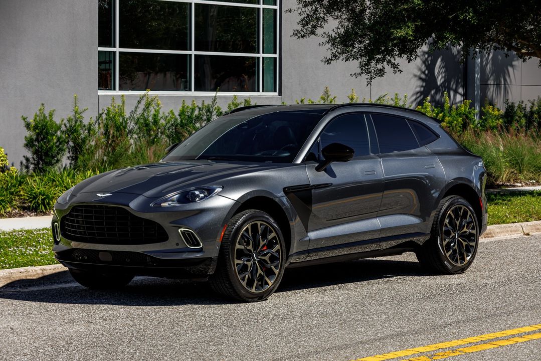 2021 Aston Martin DBX