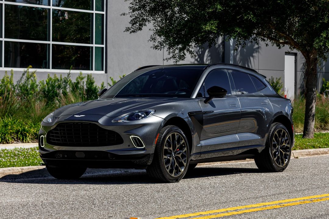 2021 Aston Martin DBX