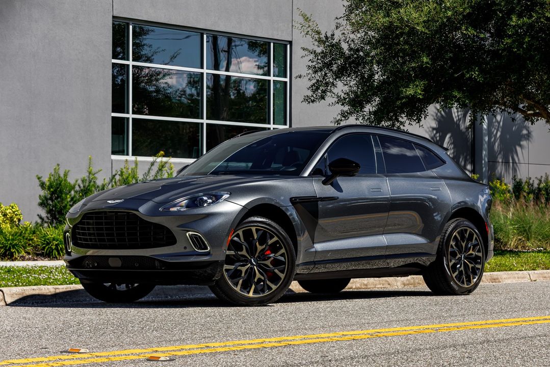 2021 Aston Martin DBX