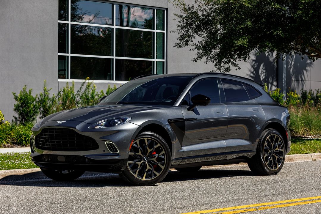 2021 Aston Martin DBX