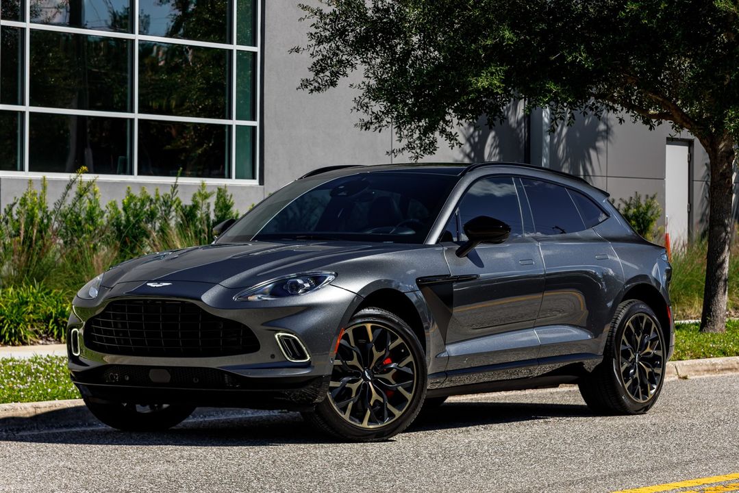 2021 Aston Martin DBX
