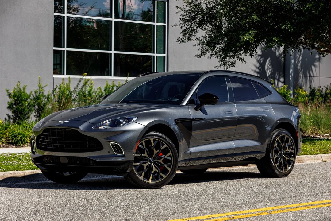2021 Aston Martin DBX