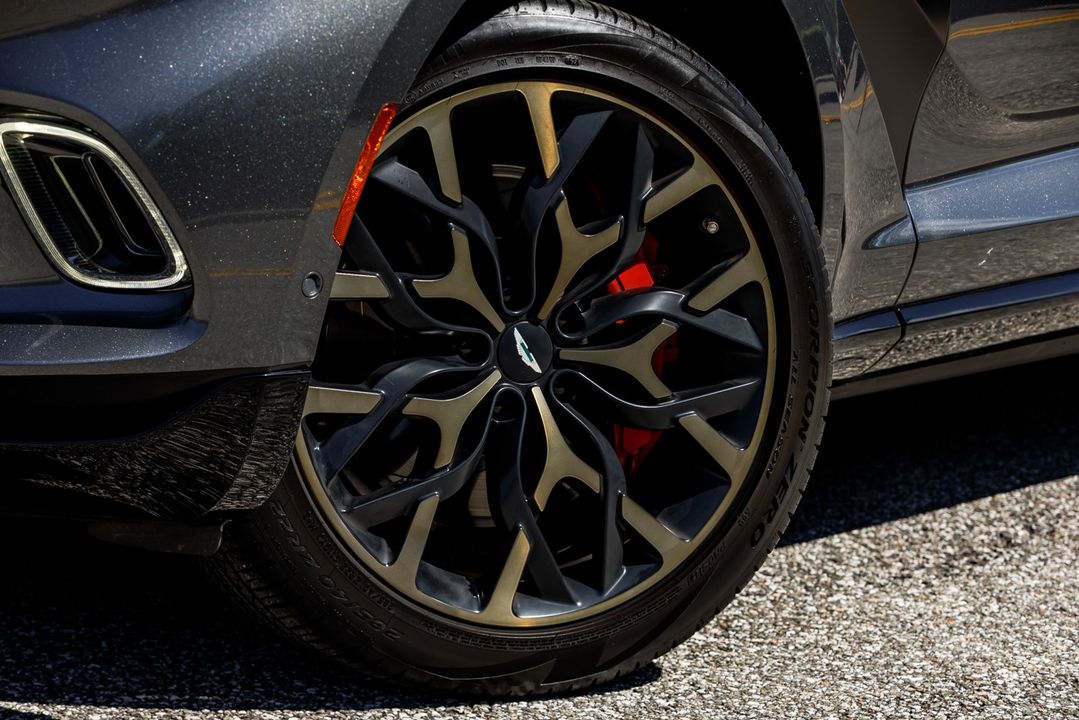2021 Aston Martin DBX