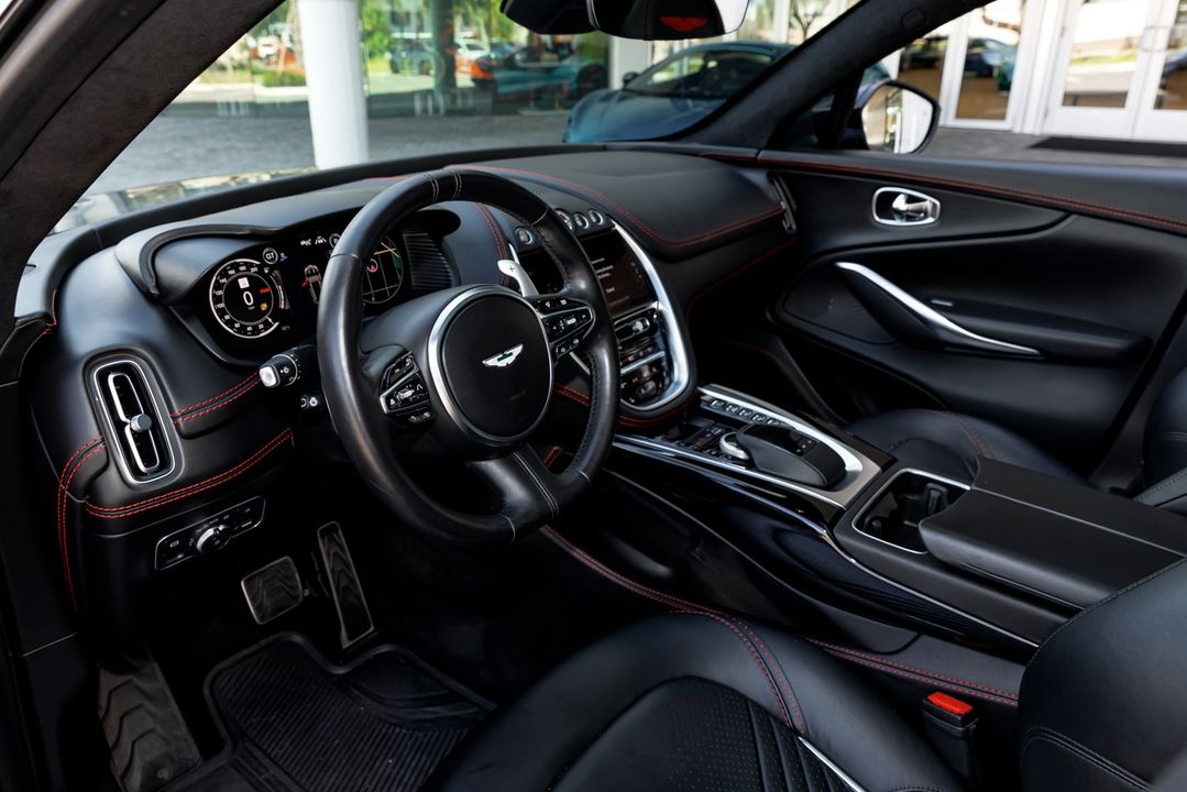 2021 Aston Martin DBX