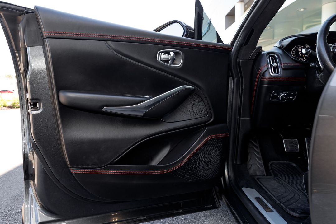 2021 Aston Martin DBX