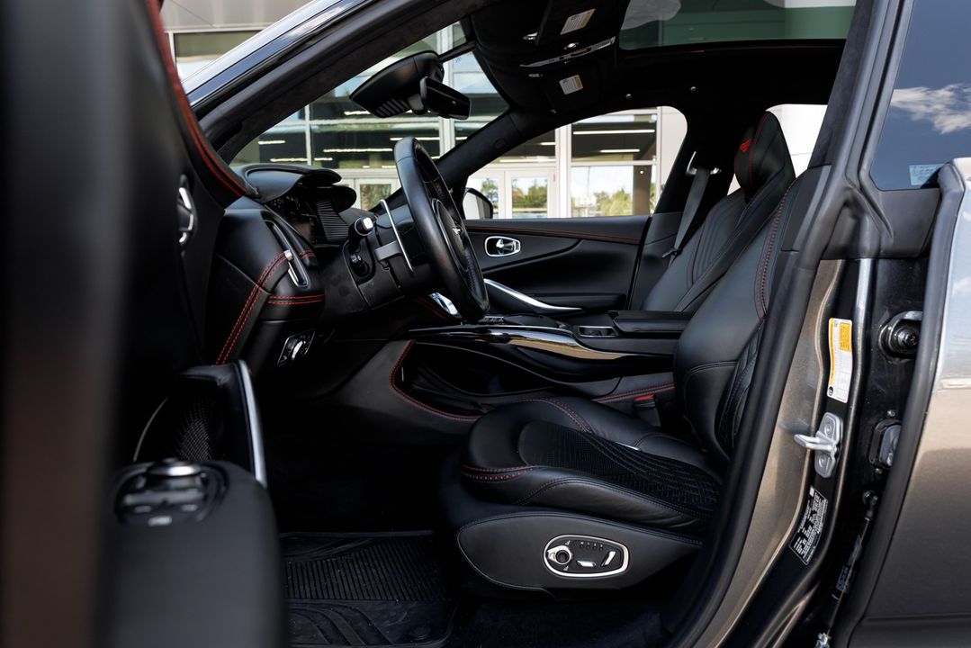 2021 Aston Martin DBX