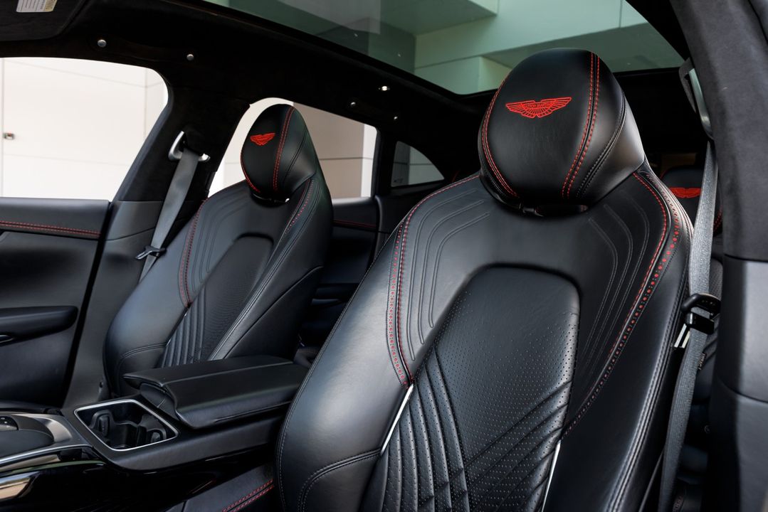2021 Aston Martin DBX
