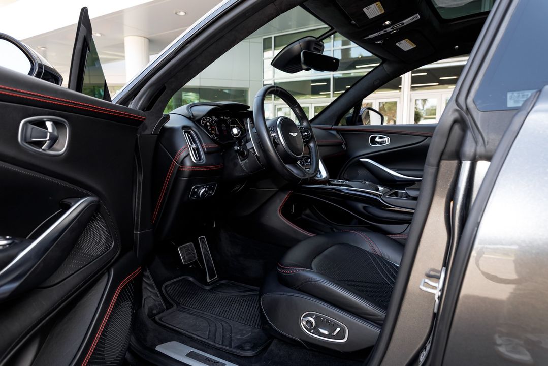 2021 Aston Martin DBX