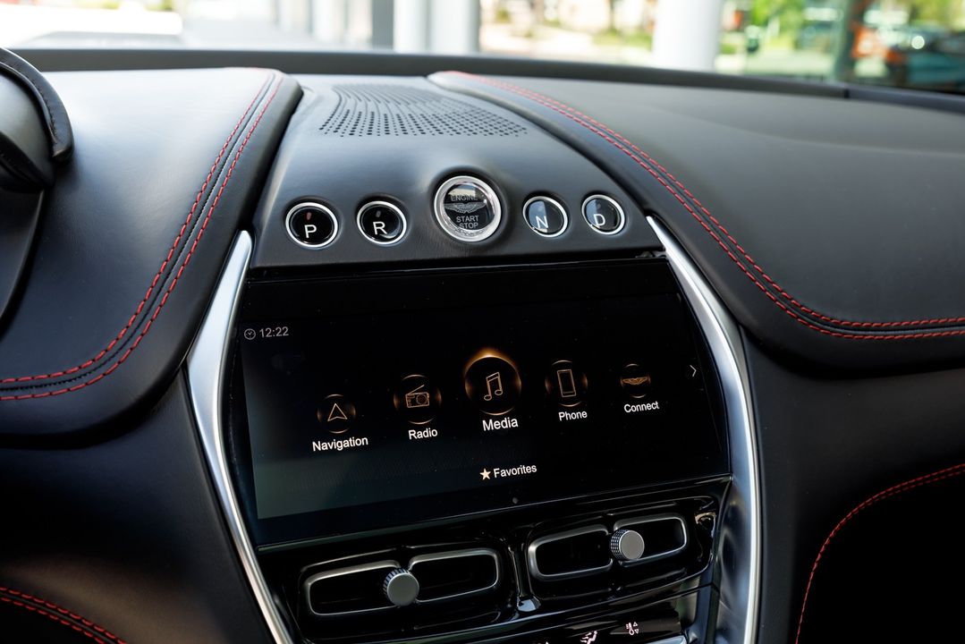 2021 Aston Martin DBX