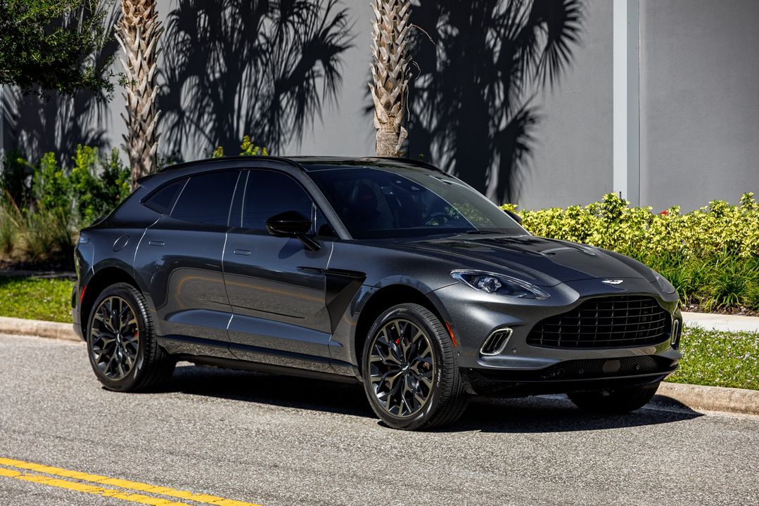 2021 Aston Martin DBX