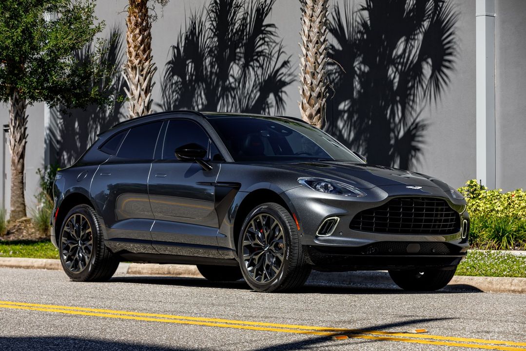 2021 Aston Martin DBX