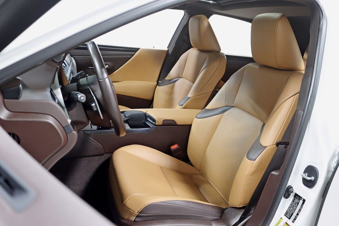 2021 Lexus ES 300h