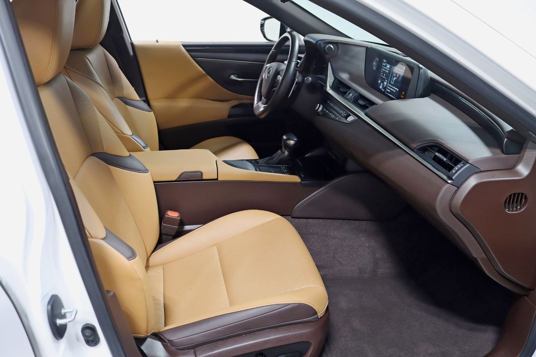 2021 Lexus ES 300h