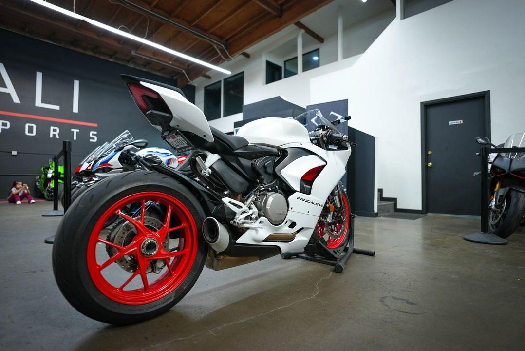 2023 Ducati Panigale V2