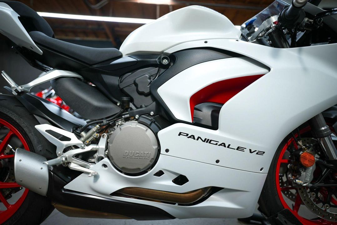 2023 Ducati Panigale V2