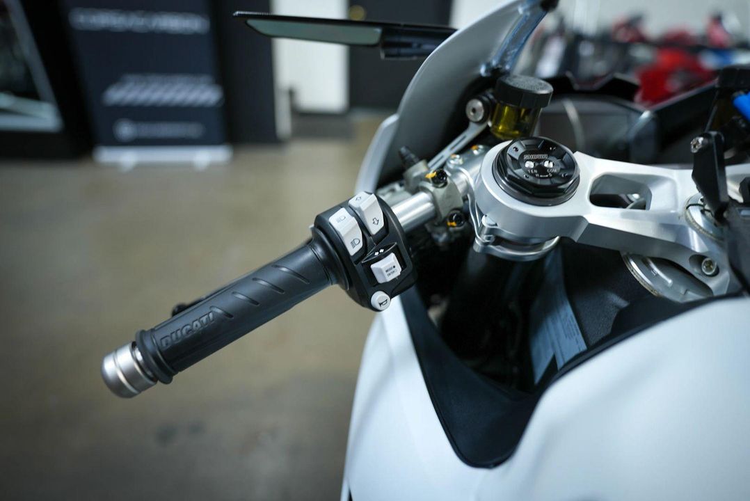 2023 Ducati Panigale V2