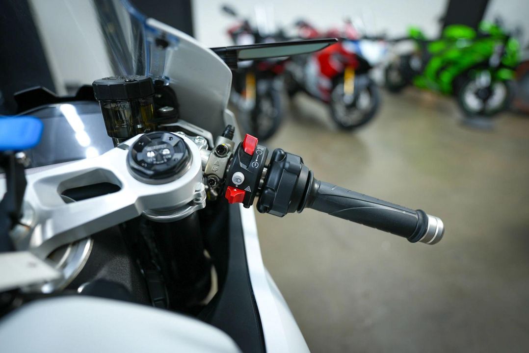 2023 Ducati Panigale V2