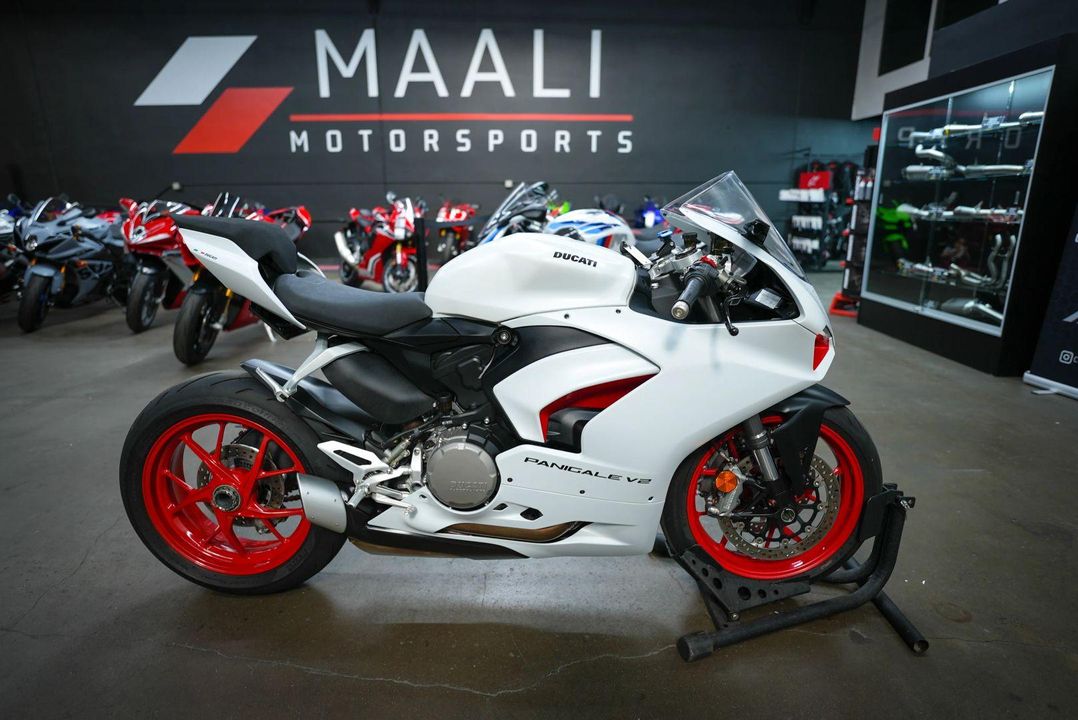 2023 Ducati Panigale V2