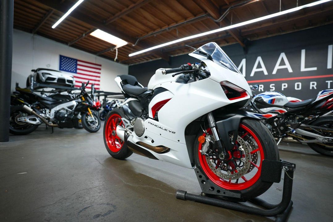 2023 Ducati Panigale V2