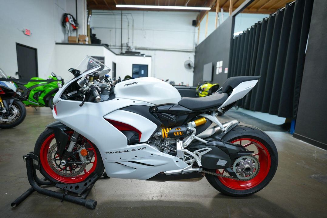2023 Ducati Panigale V2