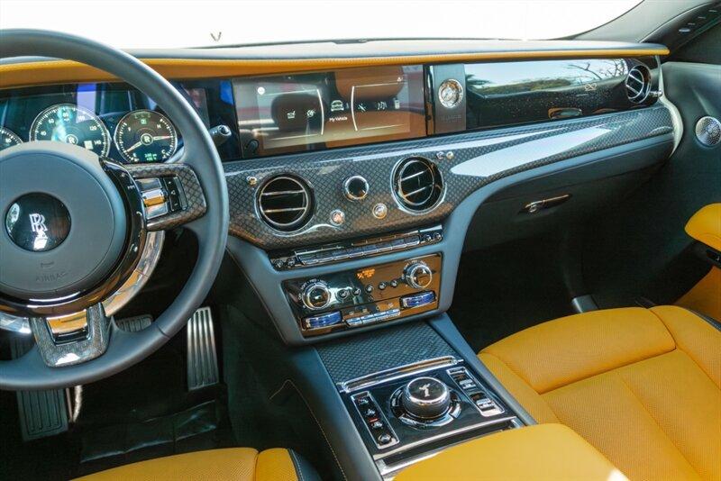 2022 Rolls-Royce Black Badge Ghost