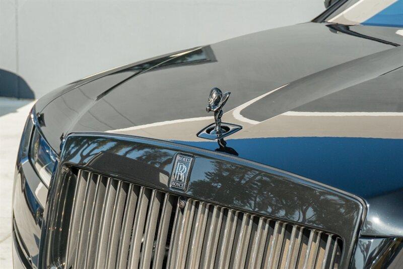 2022 Rolls-Royce Black Badge Ghost