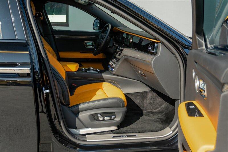 2022 Rolls-Royce Black Badge Ghost