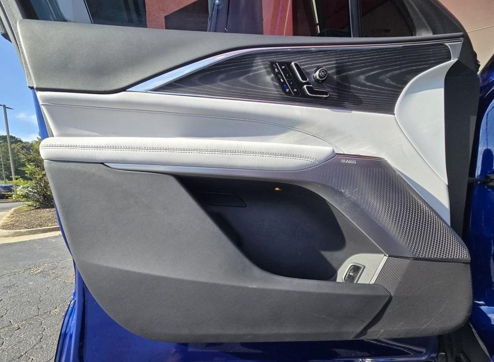 2024 Cadillac LYRIQ