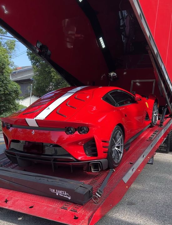2023 Ferrari 812