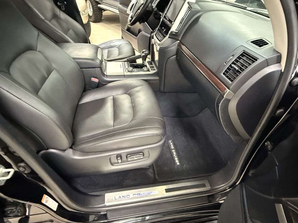 2018 Toyota Land Cruiser 200 SOUTHERN EXCEPTIONAL