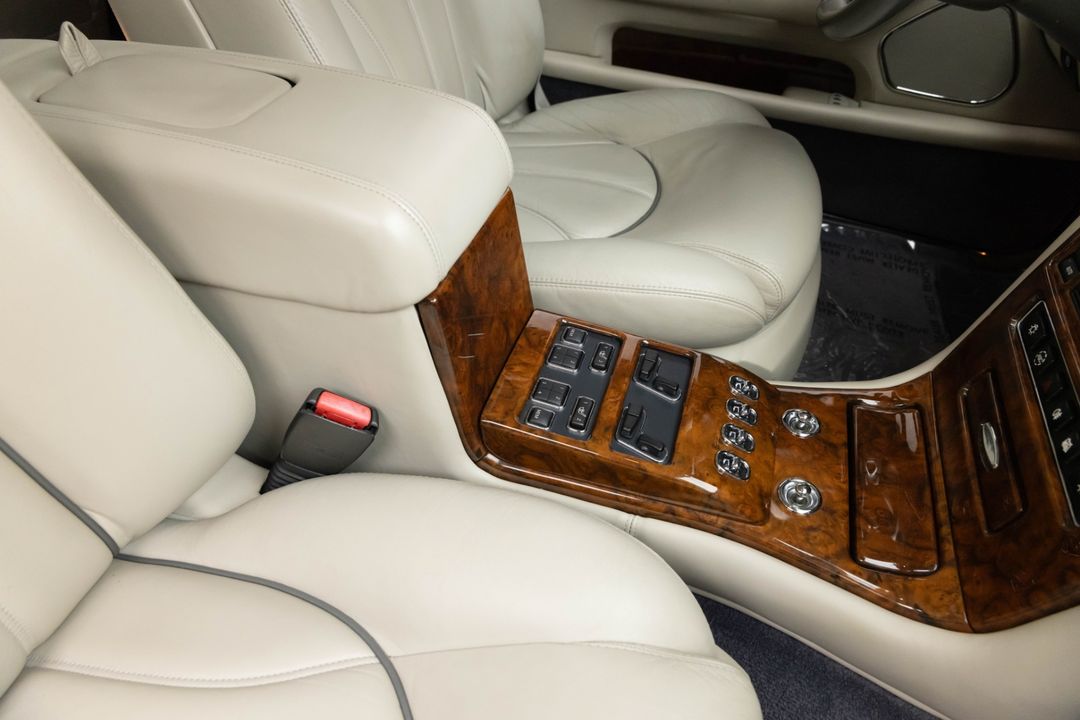 2001 Rolls-Royce Park Ward