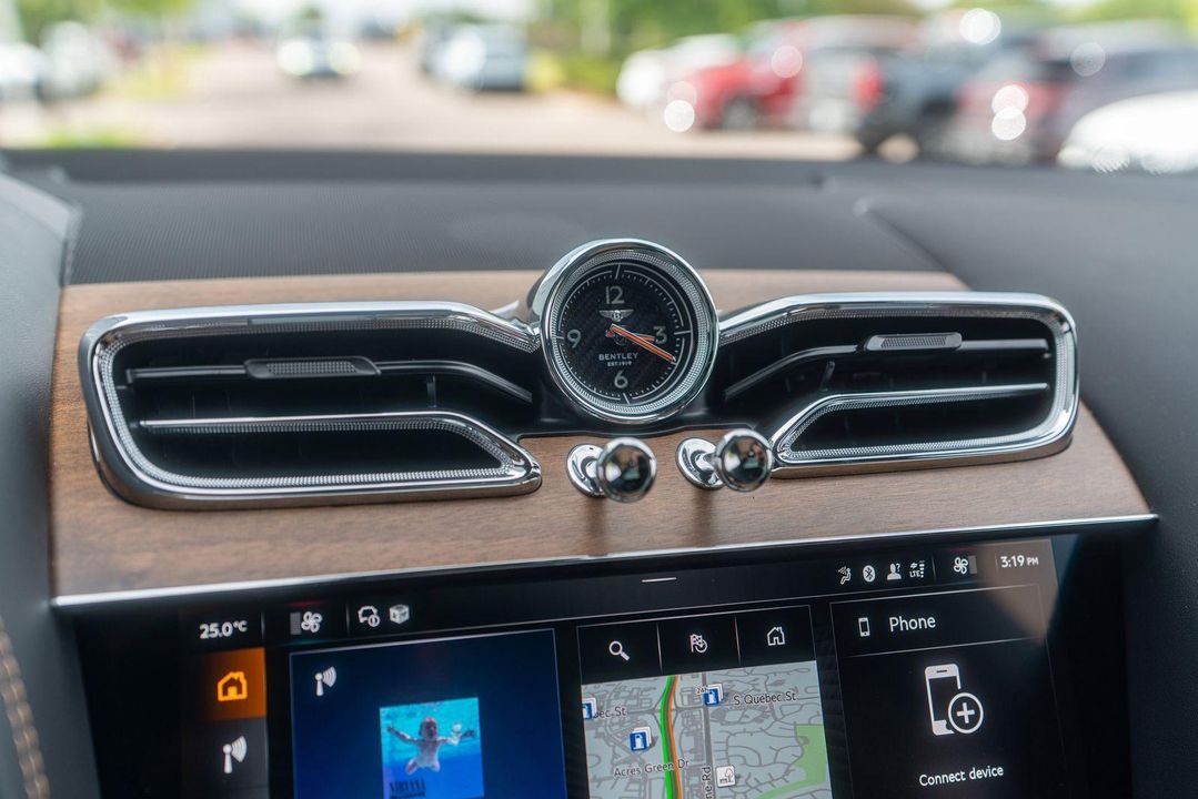 2025 Bentley Bentayga